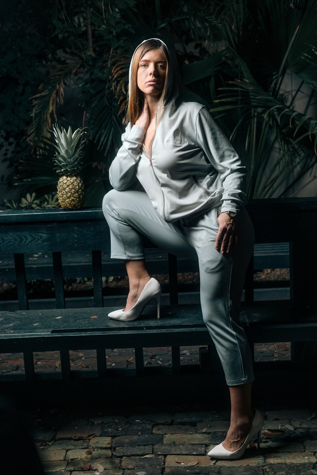 Glowing Gray (CREATIVE DAY)