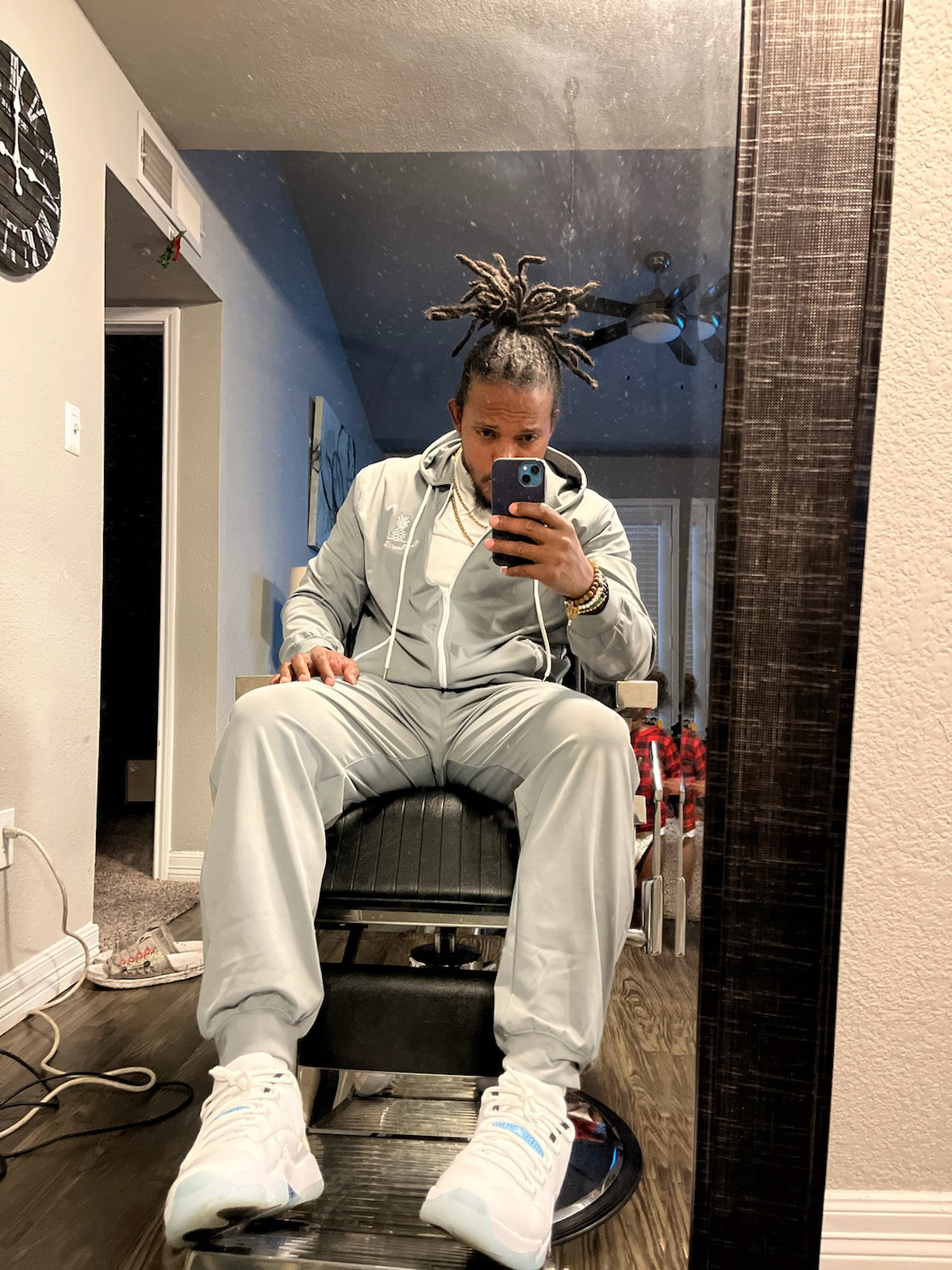 Glowing Gray (CREATIVE DAY)